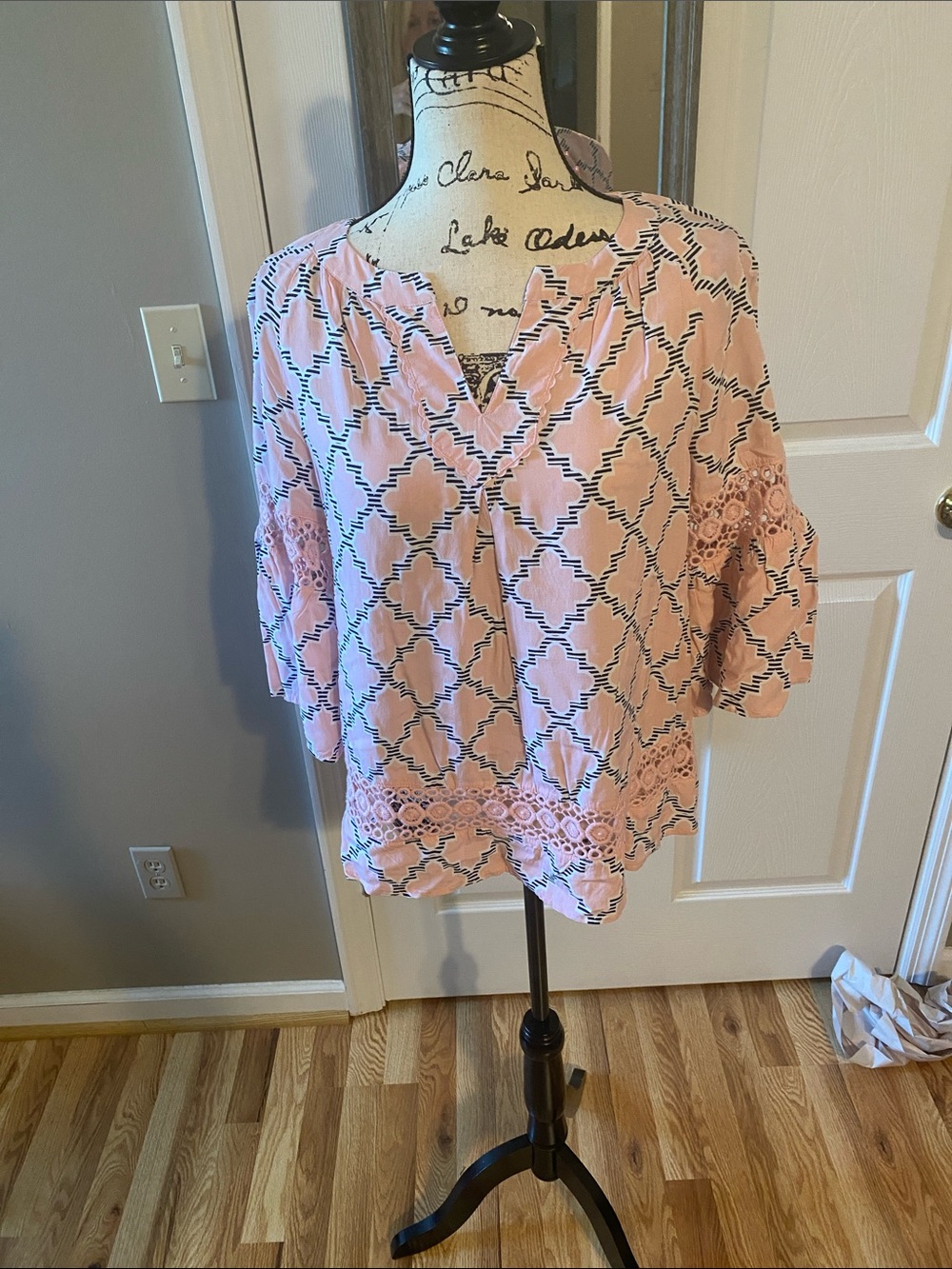 Women's Crown n Ivy Pink Patterned Crochet-Trim Blouse